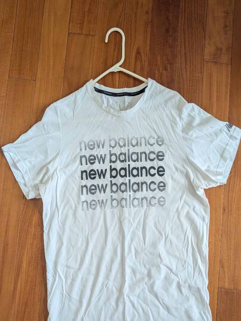 USED New Balance Graphic Heathertech Tee men's Size Large